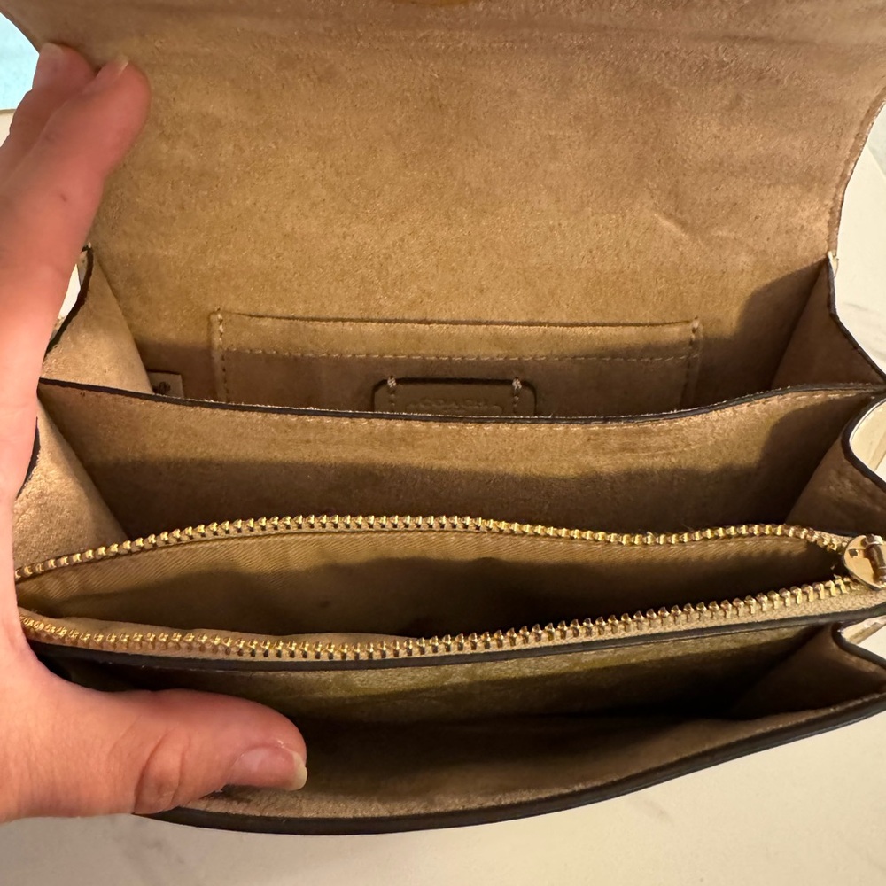 Klare Crossbody Coach Tan and Gold Women's Bag - Picture 3 of 11